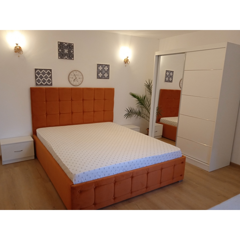 Set Dormitor Regal cu Pat Tapitat...
